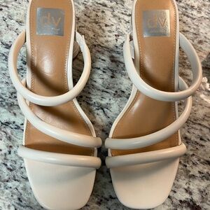 Dolce Vita 8.5 Myla Shoe in Cream - New w/out box, never worn